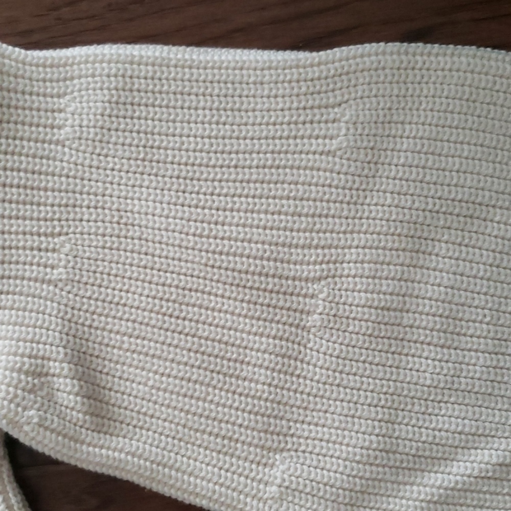 Sweater - Picture 4 of 4
